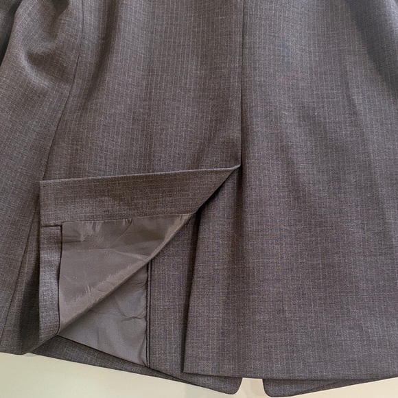 Ann Taylor Blazer Ann Taylor Virgin WOOL Pinstriped Blazer with Stretch Size 6 - Picture 9 of 10